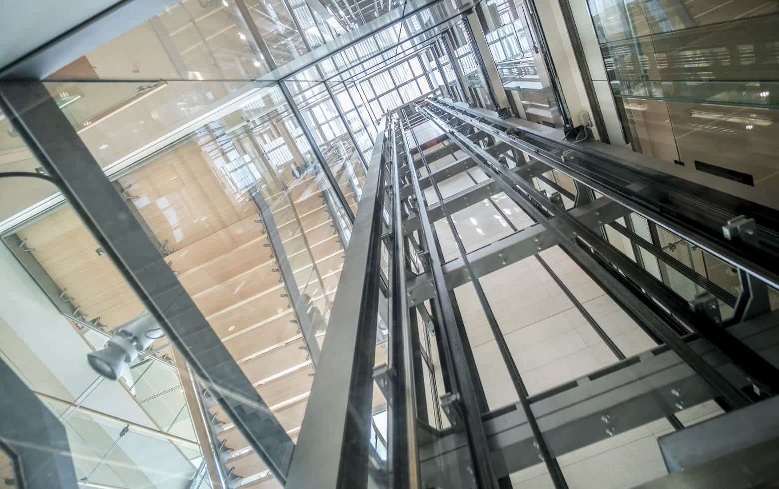 فروش آسانسور در تهران نوع بیمارستانی