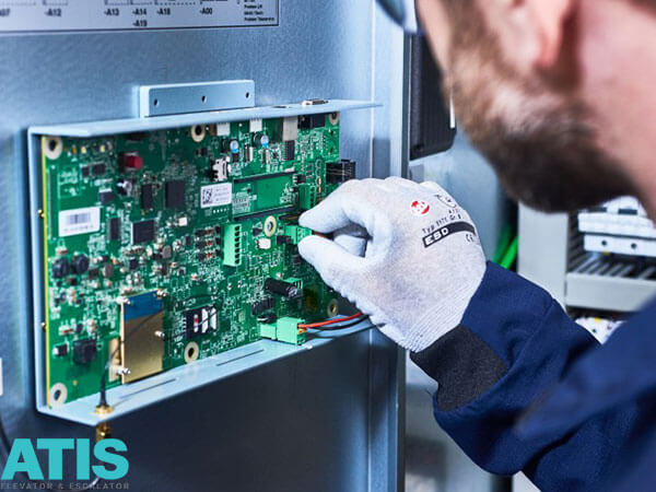 نگهداری و سرویس آسانسور